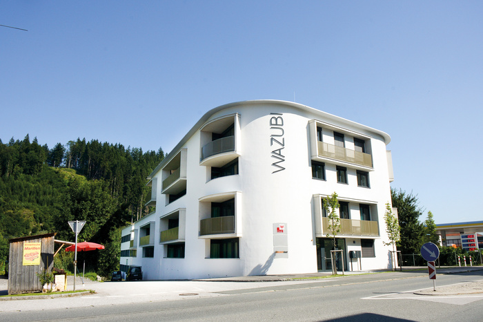 Die straßenseitige Fassade vom International Student Residence Haus D der HOK.