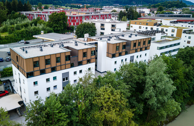 Drohenansicht der Gebäude A, B und C der International Student Residence der HOK.