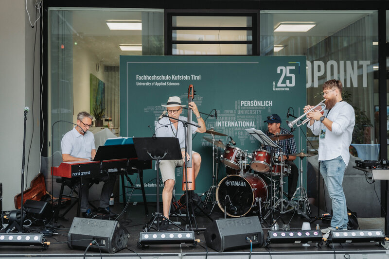 Die FH-Band sorgte für eine stimmungsvolle musikalische Untermalung beim HomeComing.