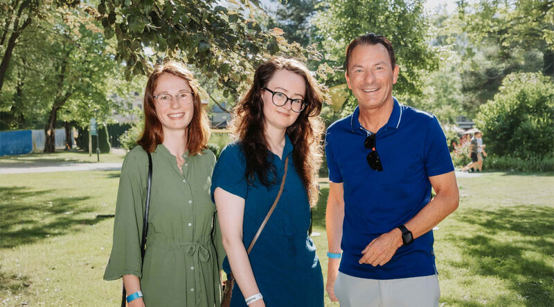 Anja Kaufmann, Daria Aparina und Thomas Madritsch beim HomeComing 2026 der Kufsteiner Hochschule.