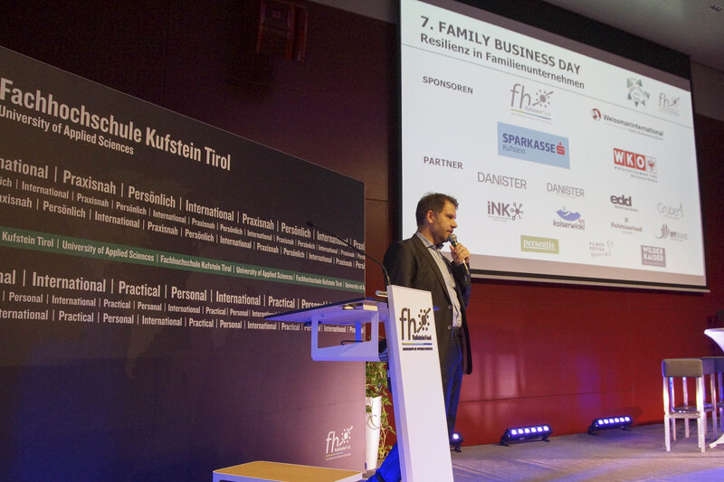 Mario Situm bei seiner Präsentation im Rahmen des 7. Family Business Days der HOK