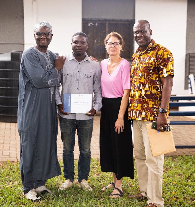 Dozentin mit ghanesischen Kollegen während eines Staff Exchange an der University of Ghana.