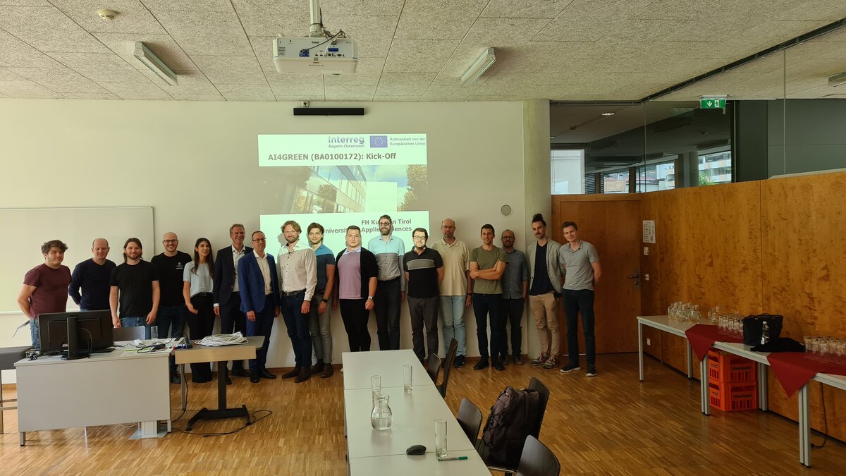 KI-Expert:innen aus Bayern und Österreich bei der Auftaktveranstaltung des AI4GREEN Projekts an der HOK.