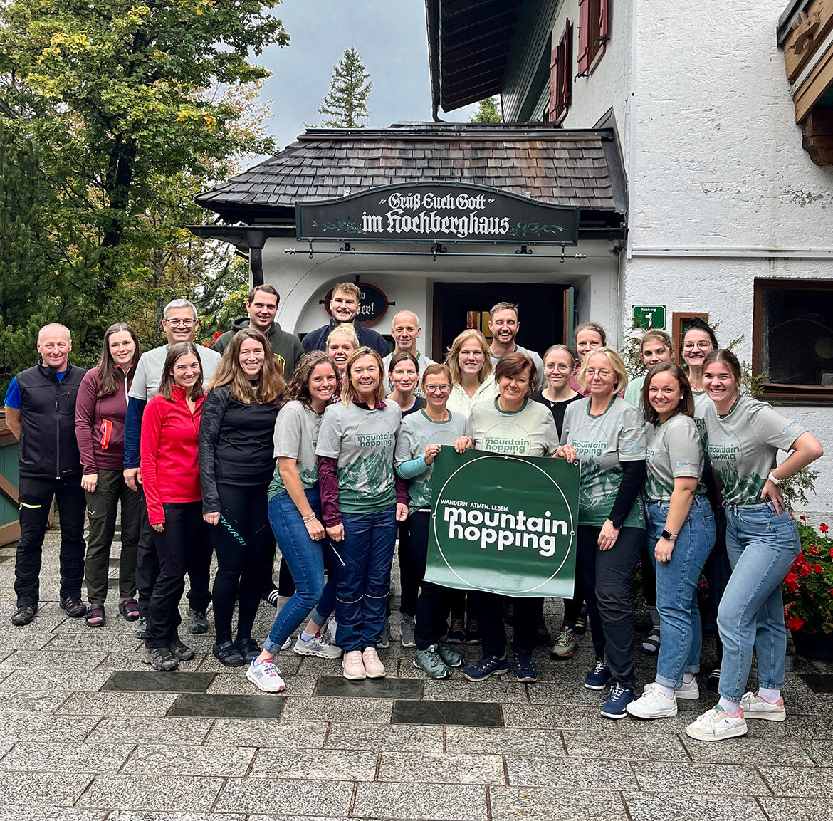Gruppenfoto mit allen Teilnehmenden