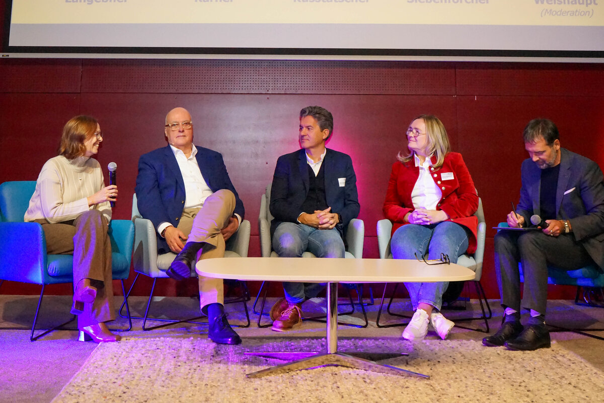 family-business-day-podiumsdiskussion-HOK