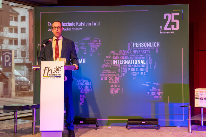 Rede Prof. (FH) Dr. Mario Döller anlässlich der MBA-Sponsion im Festsaal der HOK. 