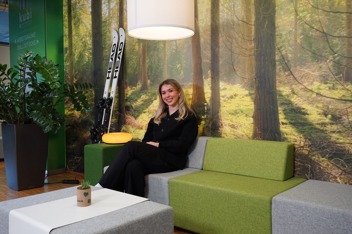 Magdalena auf dem Sofa