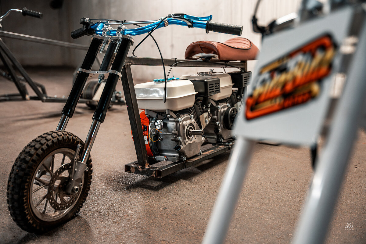 Motorrad Vorderrat Nahaufnahme in einer Garage