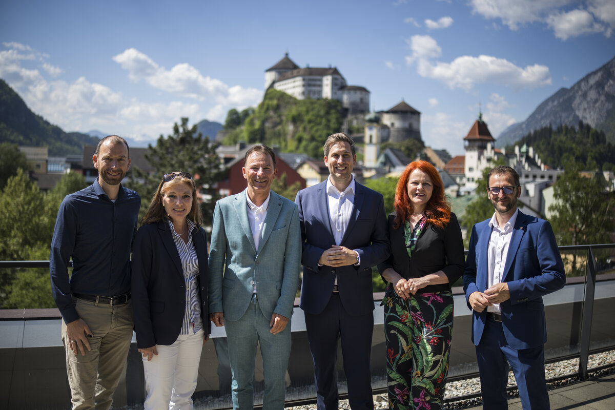 Politdelegation besucht HOK.