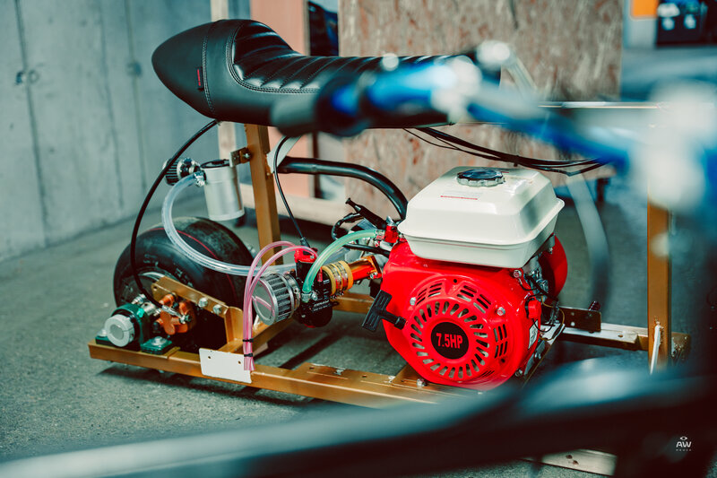 Ein weiterer Motor eines Mini-Bikes der Tiny-Torquer in der Nahansicht. 