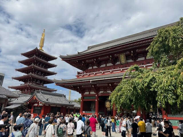 Blick auf Gebäude in Japan.
