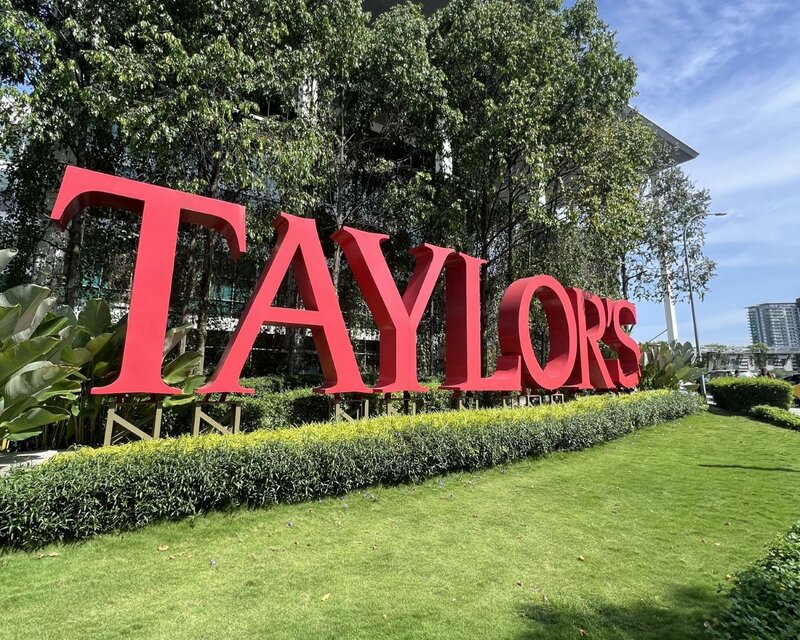 Taylors Schriftzug der Universität
