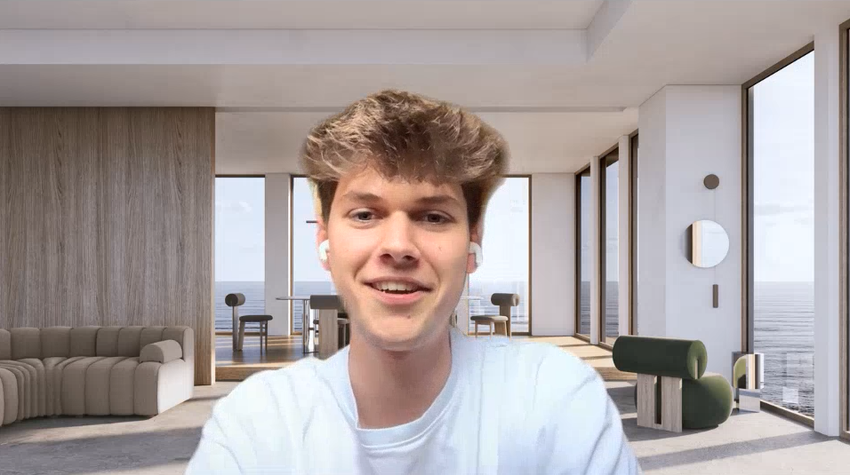 Porträt von HOK-Student Jakob Bilgeri im Online-Meeting während seines Interviews zum Sportmarketing.