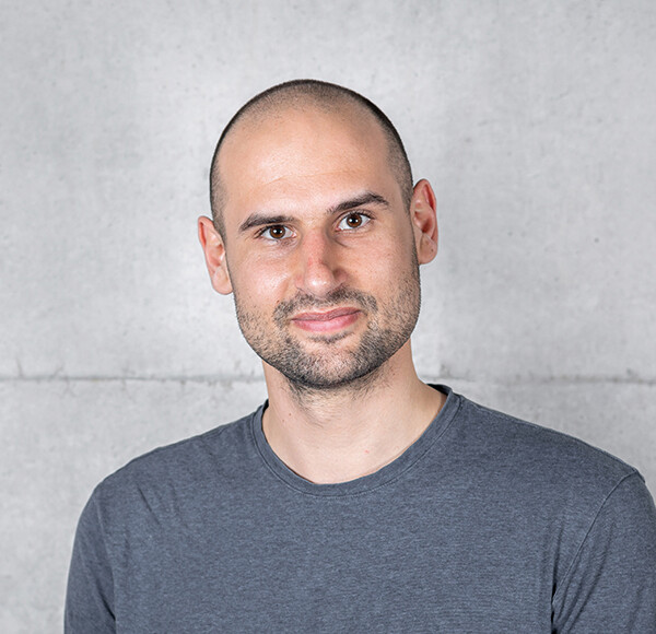 Julian Bialas, Lehrender im Masterstudiengang AI Systems Engineering | © HOK