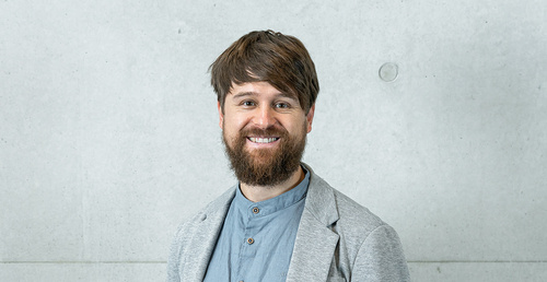 Thomas Schmiedinger, Stv. Studiengangsleiter Smart Products & Solutions / Smart Products & AI-driven Development, Professor (FH) für Maschinenbau & Digitalisierung | © HOK