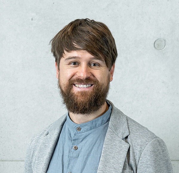Thomas Schmiedinger, Stv. Studiengangsleiter Smart Products & Solutions / Smart Products & AI-driven Development, Professor (FH) für Maschinenbau & Digitalisierung | © HOK