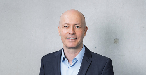 Roman Stöger, Professor (FH) für Strategische Unternehmensführung | © HOK