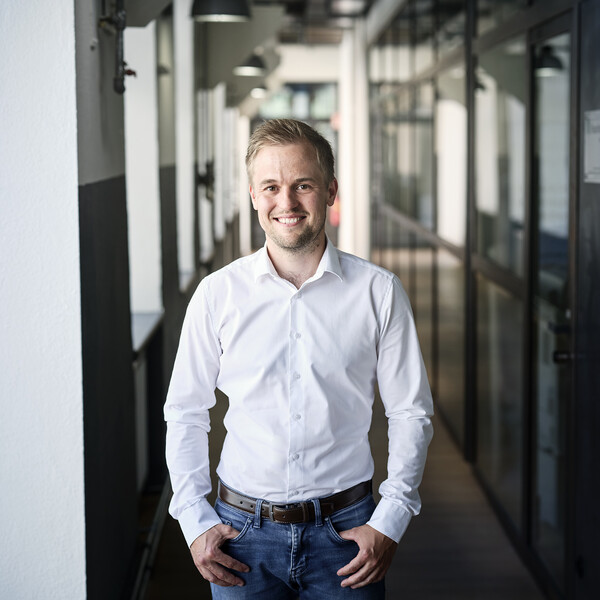 Stefan Schiessl, Absolvent im Bachelorstudiengang Facility Management & Immobilienwirtschaft | © HOK