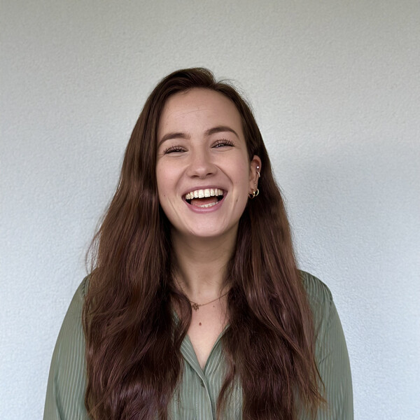 Flora Porstendorfer, Studierende im Bachelorstudiengang Internationale Wirtschaft & Management | © HOK