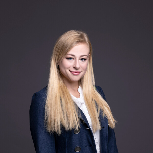 Sina Kampfhammer, Studierende im Bachelorstudiengang Marketing & Kommunikationsmanagement  | © HOK