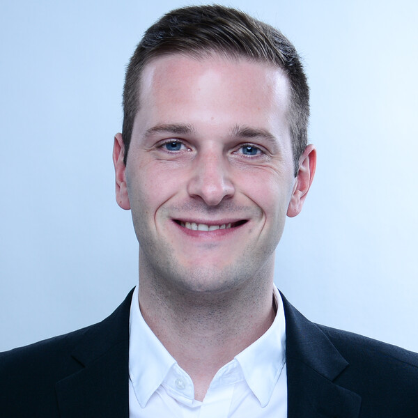 Falko Miller, Absolvent im Masterstudiengang Energie- & Nachhaltigkeitsmanagement | © HOK