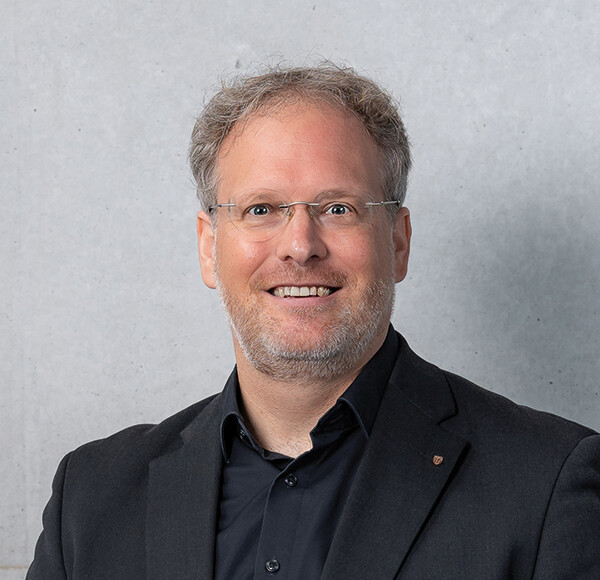 Christian Huber, Studiengangsleiter Bachelor Energie- & Nachhaltigkeitsmanagement, Facility Management & Immobilienwirtschaft / Master Energie- & Nachhaltigkeitsmanagement, Facility- & Immobilienmanagement / Institut für Sustain & Estate | © HOK