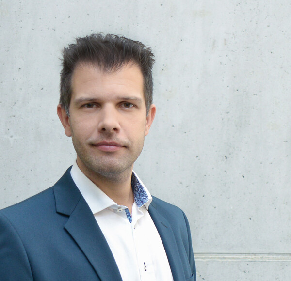 Mario Situm, Studiengangsleiter Bachelor Unternehmensführung, Bachelor Leadership & Business Management, Bachelor Wirtschaftspsychologie, Master Corporate Transformation Management | © HOK